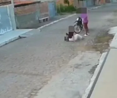 Mulher é agredida com tapas em via pública de cidade da Bahia - Imagem