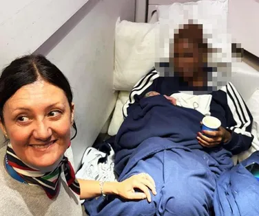 Mulher entra em trabalho de parto em avião e bebê nasce durante voo - Imagem