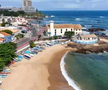 Mulher morre afogada na praia do Rio Vermelho, em Salvador - Imagem