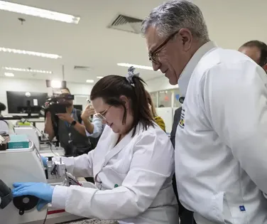 Novo exame de sangue brasileiro detecta câncer antes dos sintomas - Imagem