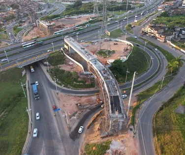 Obras do VLT avançam e modificam trânsito no entorno da BR-324 - Imagem
