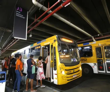 Ônibus com piso baixo: Salvador pode facilitar acesso de passageiros - Imagem