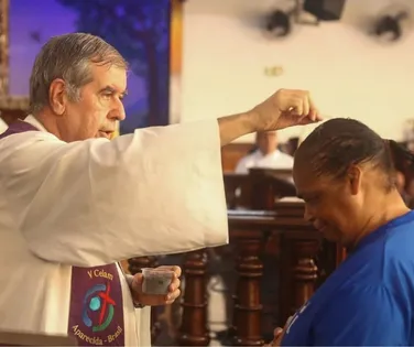 Padre de 72 anos morre antes de celebrar missa de Páscoa - Imagem