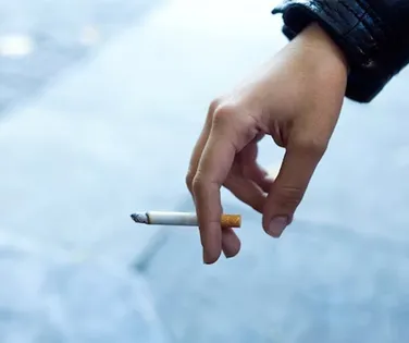 País aprova proibição permanente da venda de cigarros - Imagem