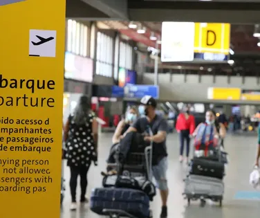 Passagens aéreas ficarão mais caras! Gigante do setor confirma alta - Imagem