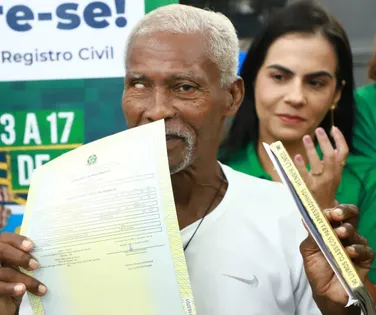 Prazo para tirar RG e certidões grátis no CadÚnico acaba sexta - Imagem