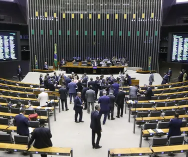 Pré-candidato a deputado propõe permitir “tapão no patrão" como promessa eleitoral - Imagem