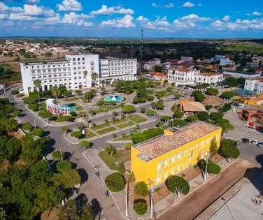 Prefeito baiano é investigado por suspeita de fraudes na educação - Imagem