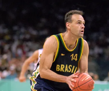 Quem são os novos Oscar Schmidt? Conheça promessas do basquete baiano - Imagem