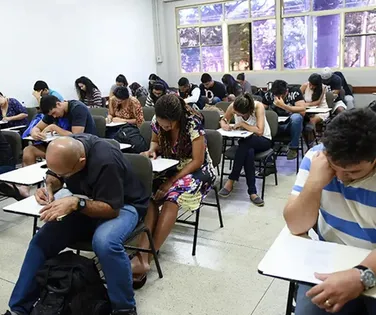 Quer terminar o ensino médio? Inscrições para o Encceja encerram em breve - Imagem