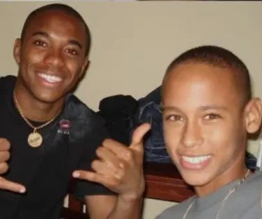 Robinho reage contra Neymar e promete levar caso do filho adiante - Imagem