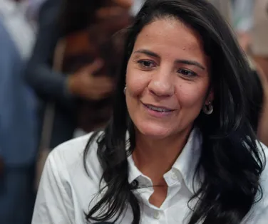 Rowenna Brito exalta legado na educação na Bienal do Livro: “Coroação da leitura” - Imagem