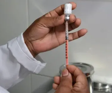 Salvador inicia imunização contra a dengue com vacina 100% brasileira - Imagem