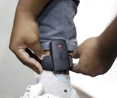 Salvador pode monitorar agressores com tornozeleira eletrônica - Imagem