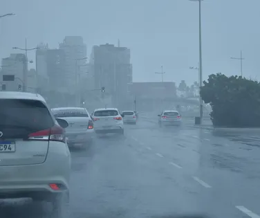 Salvador segue sob fortes chuvas e registra mais de 120 ocorrências - Imagem