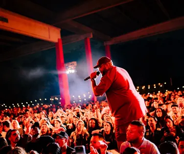 Samba, barbeiro e trancista: Tiee traz experiência do subúrbio carioca para Salvador - Imagem