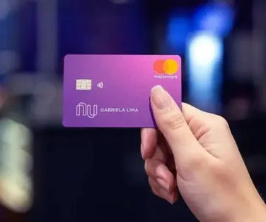 Sem dinheiro: Nubank bloqueia contas e deixa clientes revoltados - Imagem