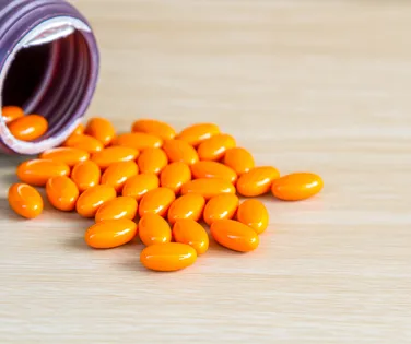 Suplemento entra na mira da Anvisa após danos ao fígado; veja novas regras - Imagem