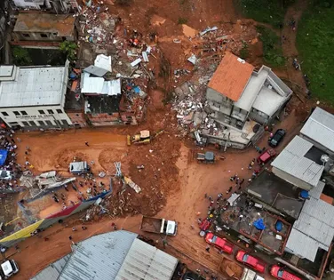Surto de leptospirose atinge cidade de Minas Gerais após enchente - Imagem