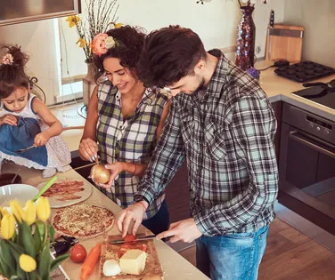 Tem filhos? Vilarejo oferece moradia gratuita e trabalho para famílias - Imagem
