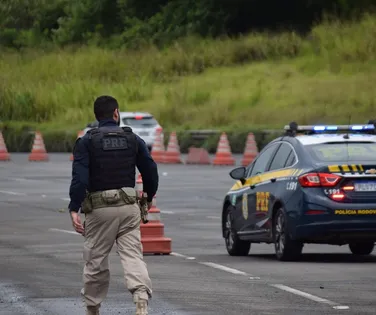 Tiradentes: PRF reforça fiscalização em rodovias durante feriado na Bahia - Imagem