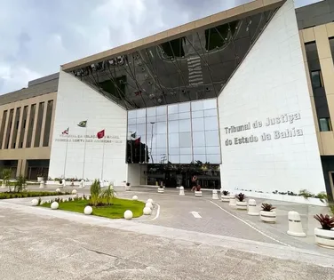TJ-BA abre inscrições para 831 vagas com salários de até R$ 11,1 mil - Imagem