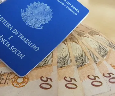 Trabalha no feriado? Veja como garantir seu pagamento em dobro - Imagem