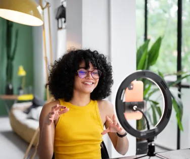 TSE impõe limites a influenciadores nas eleições deste ano - Imagem