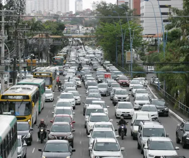 Uber e 99 na Bahia: guerra e combustíveis podem deixar corridas mais caras - Imagem