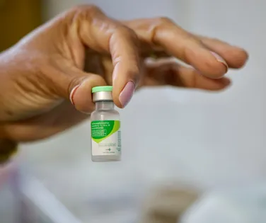 Vacina contra HPV: mutirão imuniza crianças e adolescentes em Salvador - Imagem