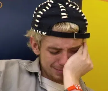 Vai sair? Juliano Floss ameaça desistir do BBB após confusão - Imagem