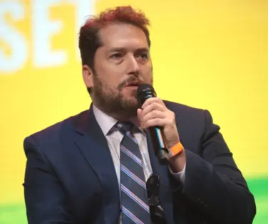 Visto negado por Lula a assessor de Trump repercute no mundo - Imagem