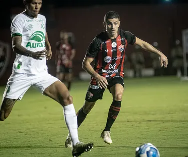 Vitória e Chape voltam a se enfrentar na Série A após 8 anos; relembre último jogo - Imagem