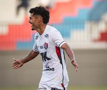 Vitória encaminha empréstimo de promessa da base para time da Série C - Imagem