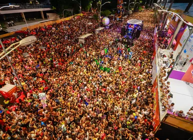Carnaval 2027 em revisão: capacidade máxima e bloqueios entram no debate - Imagem
