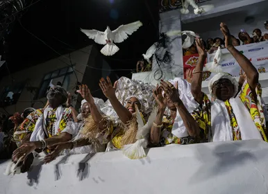 História do Ilê Aiyê: livro reúne mais de 200 composições do bloco afro - Imagem