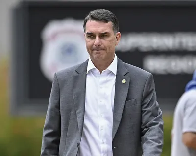 Empresário confirma repasse de R$ 134 milhões para filme de Jair Bolsonaro