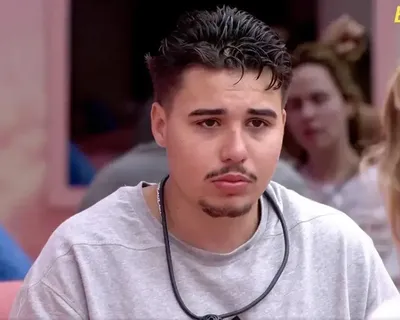 Ex-BBB Pedro sofre novo surto psicótico após confusão