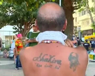 Fã de Shakira muda nome para 'Shekiro' em homenagem à cantora