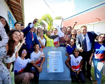 Governo da Bahia entrega obras e anuncia investimentos no interior