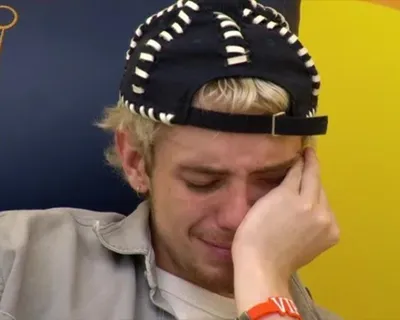 Vai sair? Juliano Floss ameaça desistir do BBB após confusão