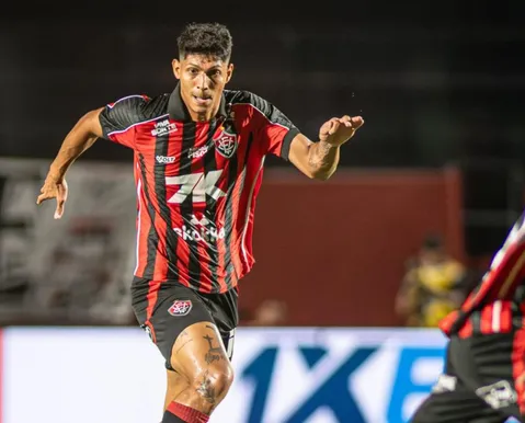 Após vencer o Flamengo, Vitória visita o Red Bull Bragantino e quer salto importante