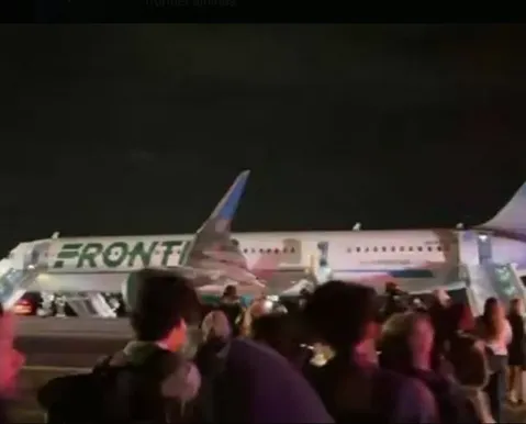 Avião atropela pedestre durante decolagem e voo é cancelado
