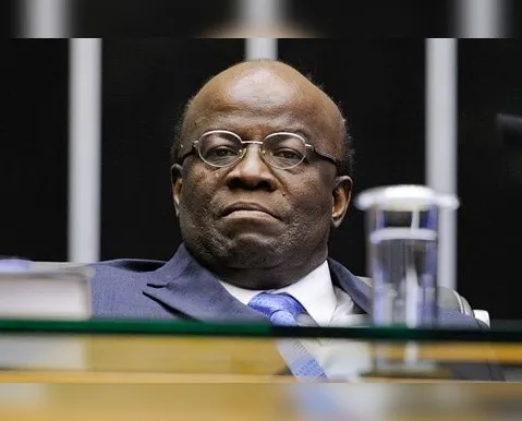 DC filia Joaquim Barbosa e pode sacar candidatura de Aldo Rebelo - Imagem