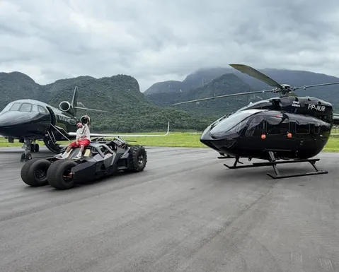 De Batmóvel a Ferrari: veja preço dos carros de luxo da Seleção Brasileira