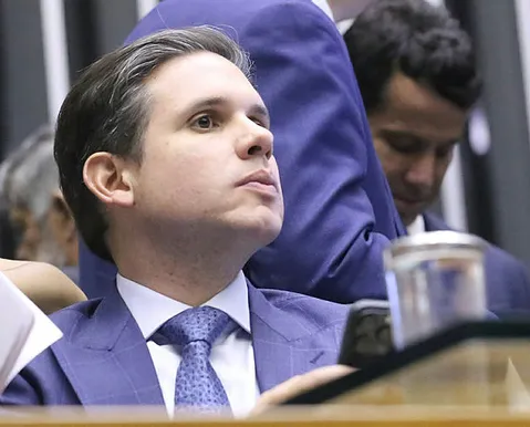 Dono da "Alfinetei" vira réu por suposta difamação contra Hugo Motta
