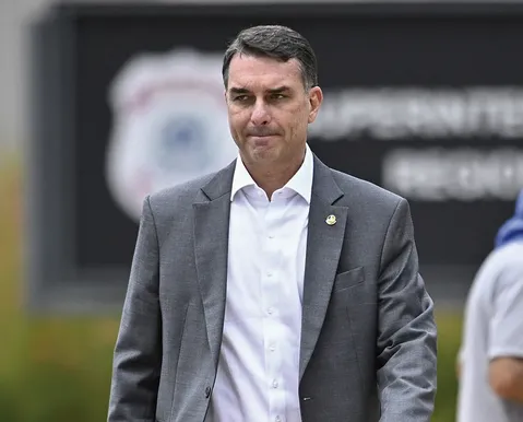Empresário confirma repasse de R$ 134 milhões para filme de Jair Bolsonaro