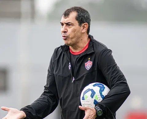 Ex-técnico do Vitória pode impedir título inédito de Cristiano Ronaldo - Imagem