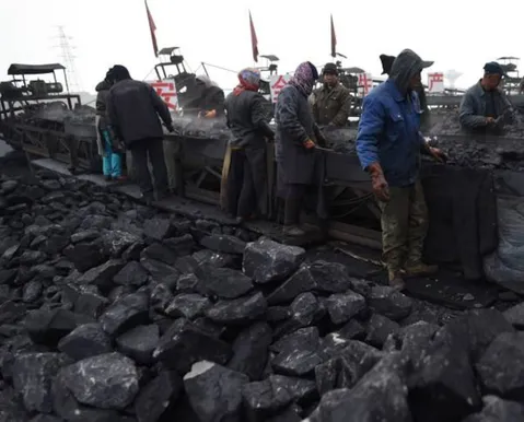 Explosão em mina de carvão deixa ao menos 90 mortos na China - Imagem