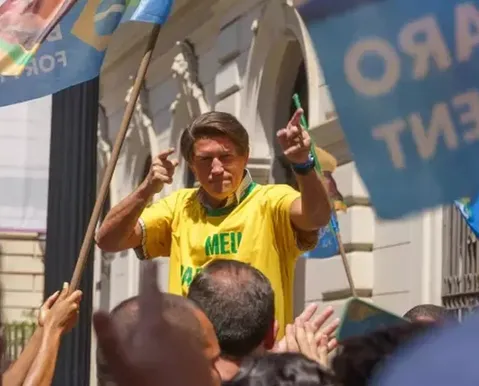 Filme de Bolsonaro pode ter sido quase 5 vezes mais caro que O Agente Secreto